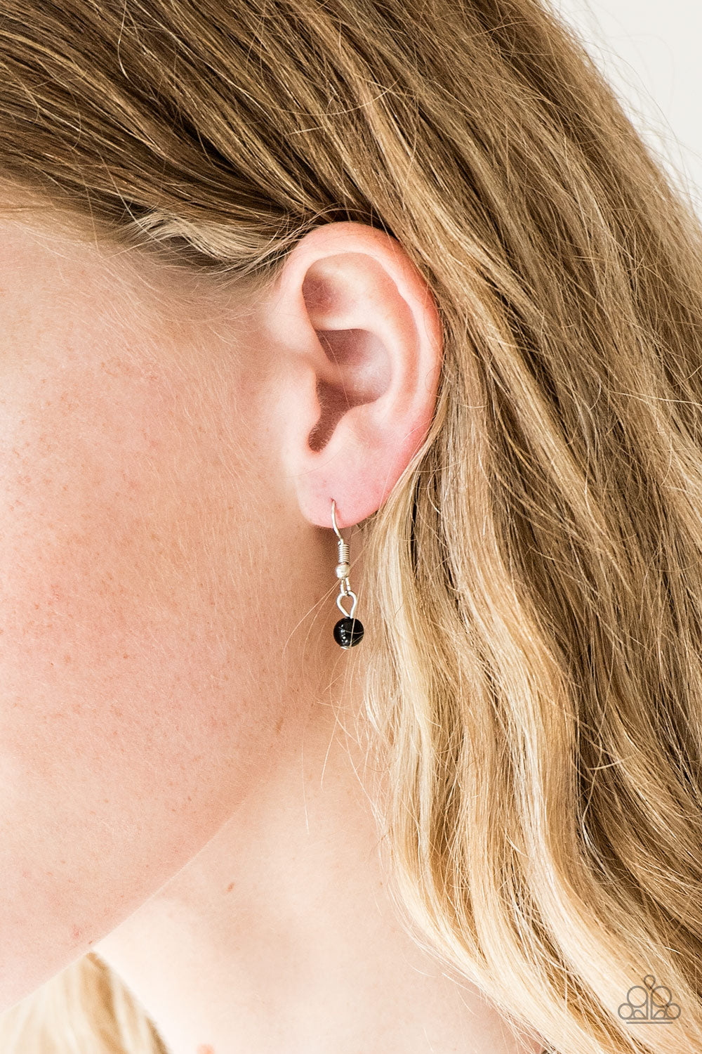 Paparazzi ♥ A Touch of CLASSY - Black ♥  Necklace