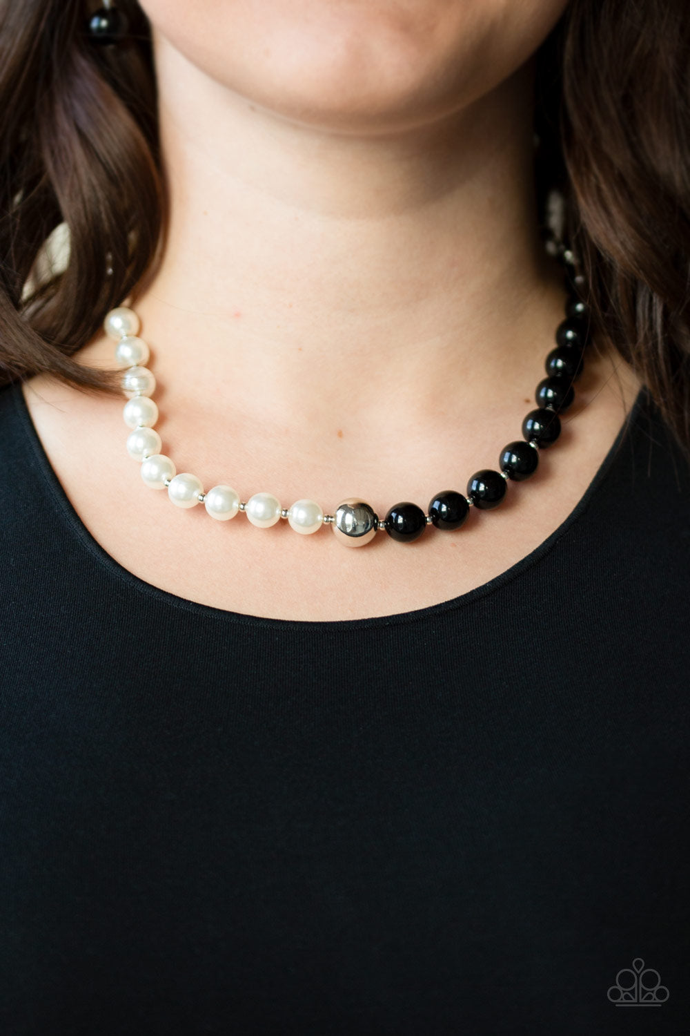 Paparazzi ♥ 5th Avenue A-Lister - Black ♥  Necklace