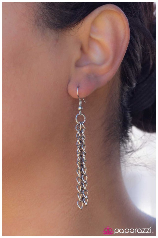 Paparazzi ♥ Delicately Dangerous - Green ♥ Necklace