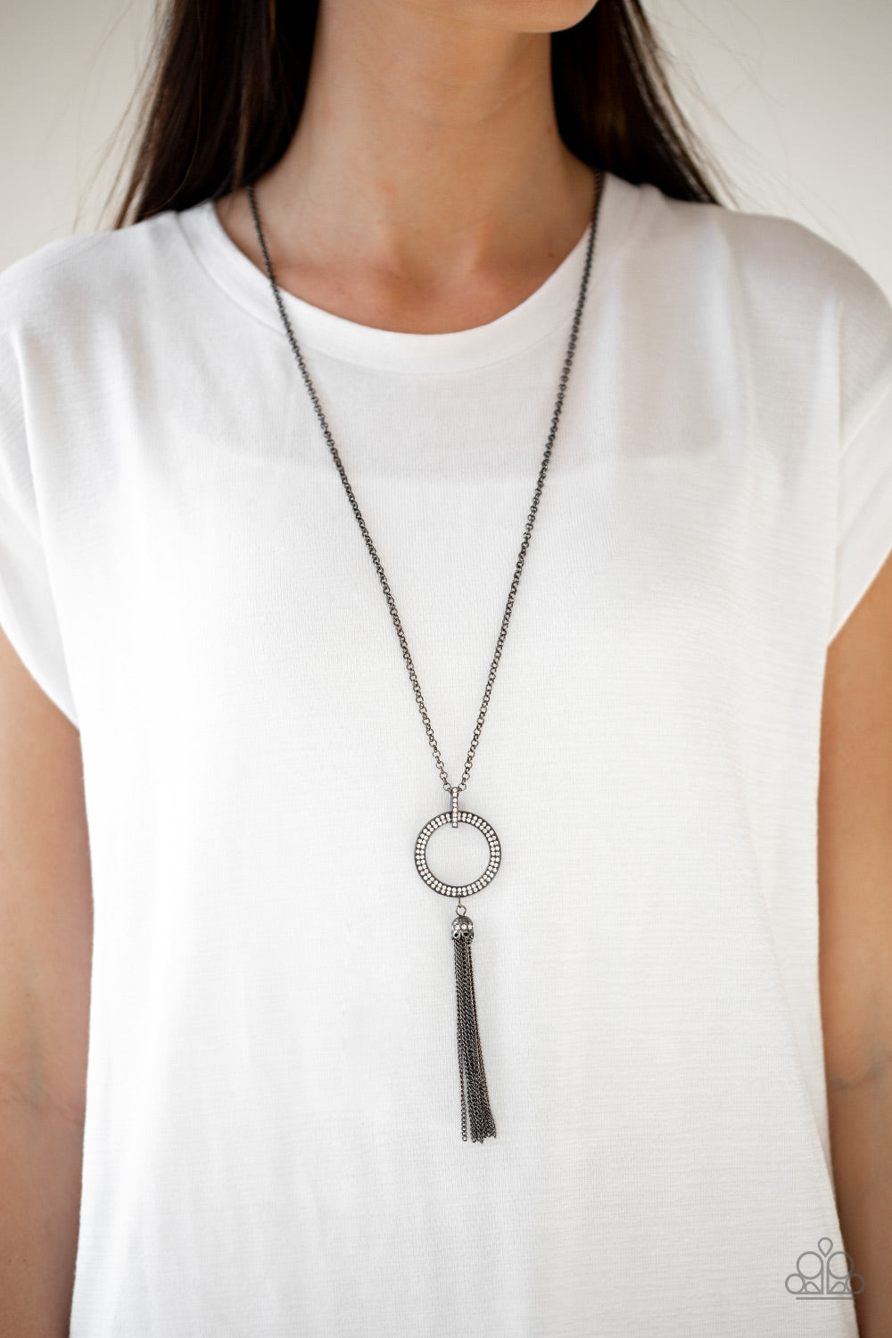 Paparazzi ♥ Straight To The Top - Black ♥  Necklace