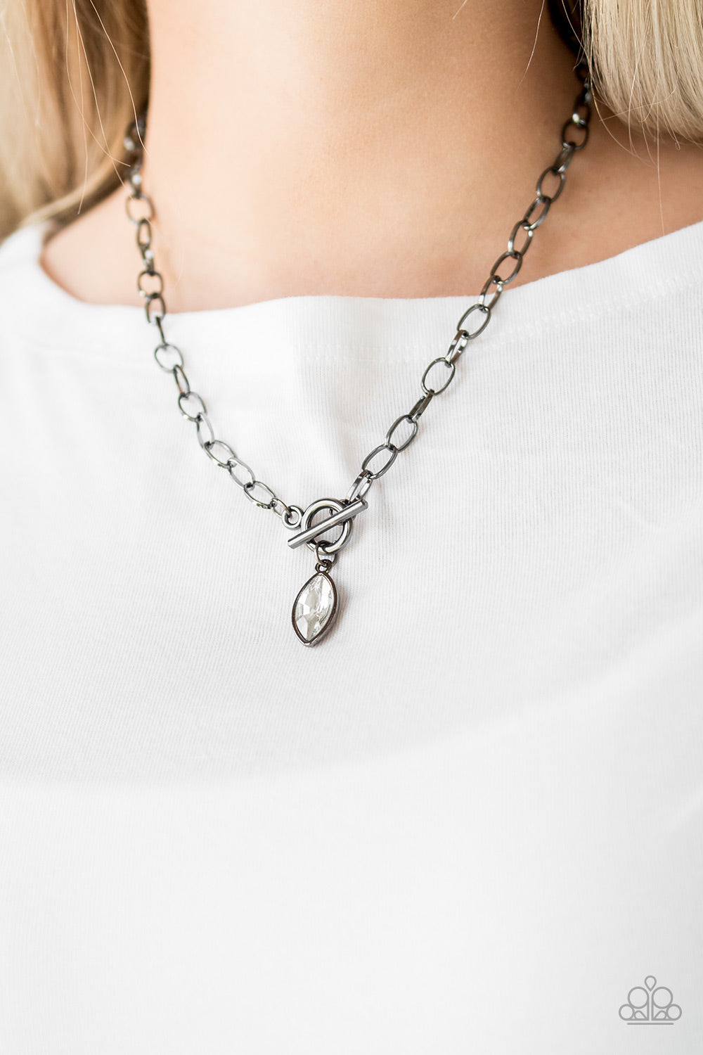 Paparazzi ♥ Club Sparkle - Black ♥  Necklace