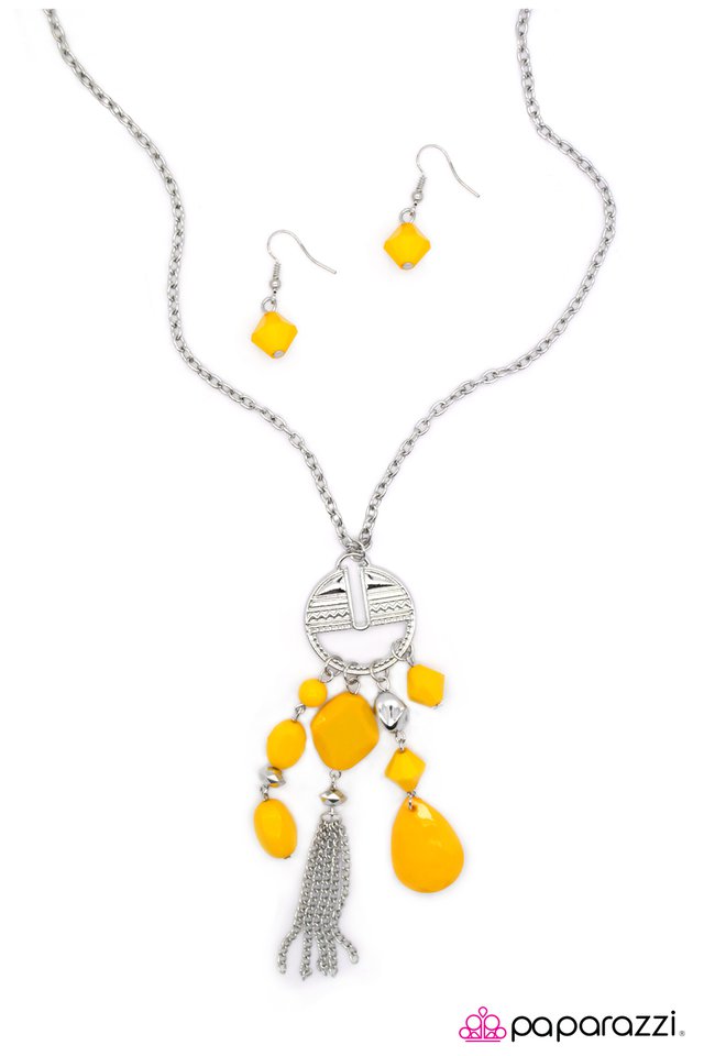 Paparazzi ♥ Just Dropping By - Yellow ♥ Necklace