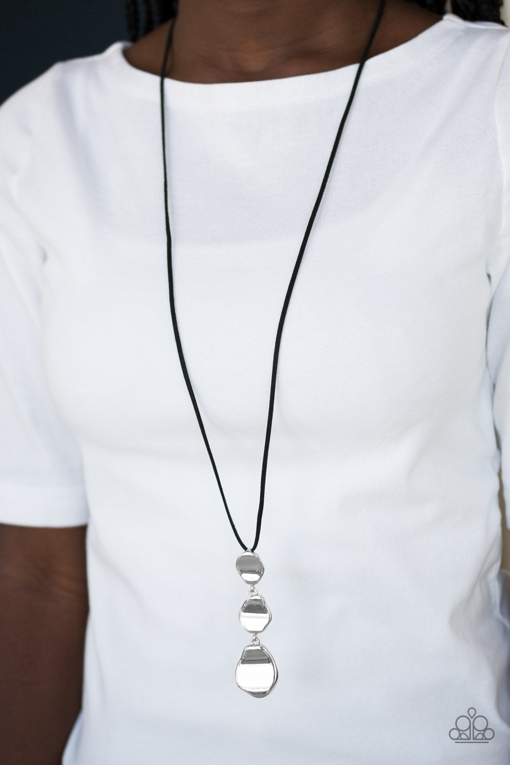 Paparazzi ♥ Embrace The Journey - Black ♥  Necklace
