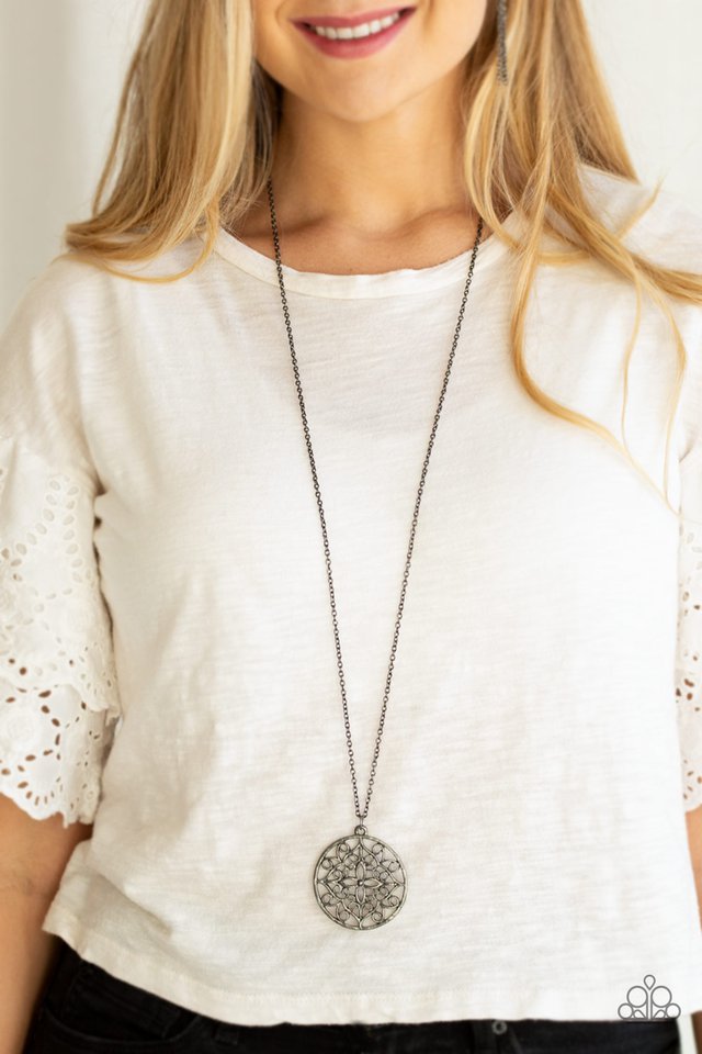 Paparazzi ♥ Mandala Melody - Black ♥ Necklace