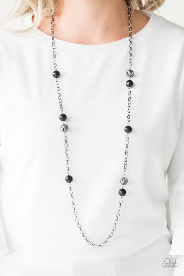 *Ordered 6/13* Paparazzi ♥ Fashion Fad - Black ♥ Necklace