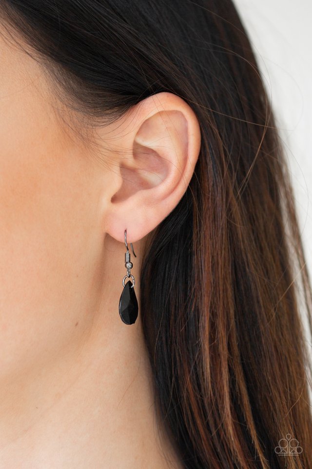 Paparazzi ♥ Hurricane Season - Black ♥ Necklace