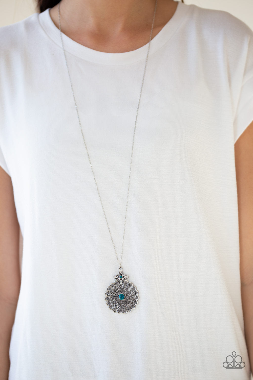Paparazzi ♥ Walk On The WILDFLOWER Side - Blue ♥  Necklace