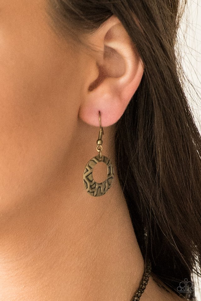 Paparazzi ♥ Texture Trio - Brass ♥ Necklace