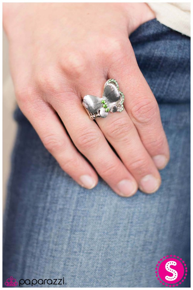 you-give-me-butterflies-green-p4wh-grxx-010xx