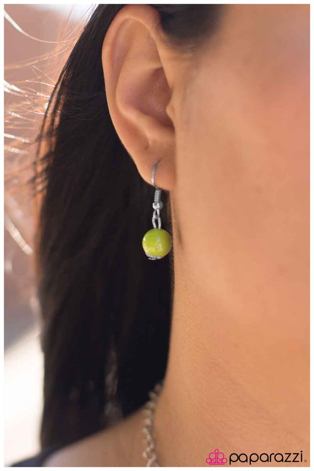 Paparazzi ♥ Along For The Ride - Green ♥ Necklace