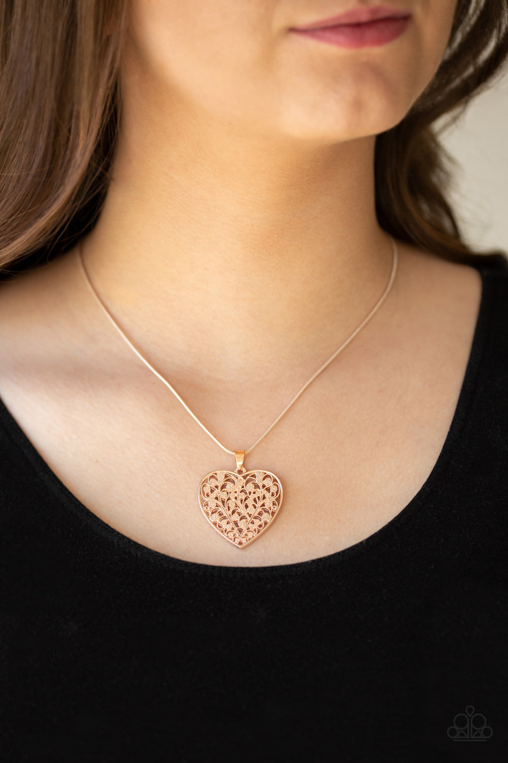 Paparazzi ♥ Look Into Your Heart - Gold ♥  Necklace