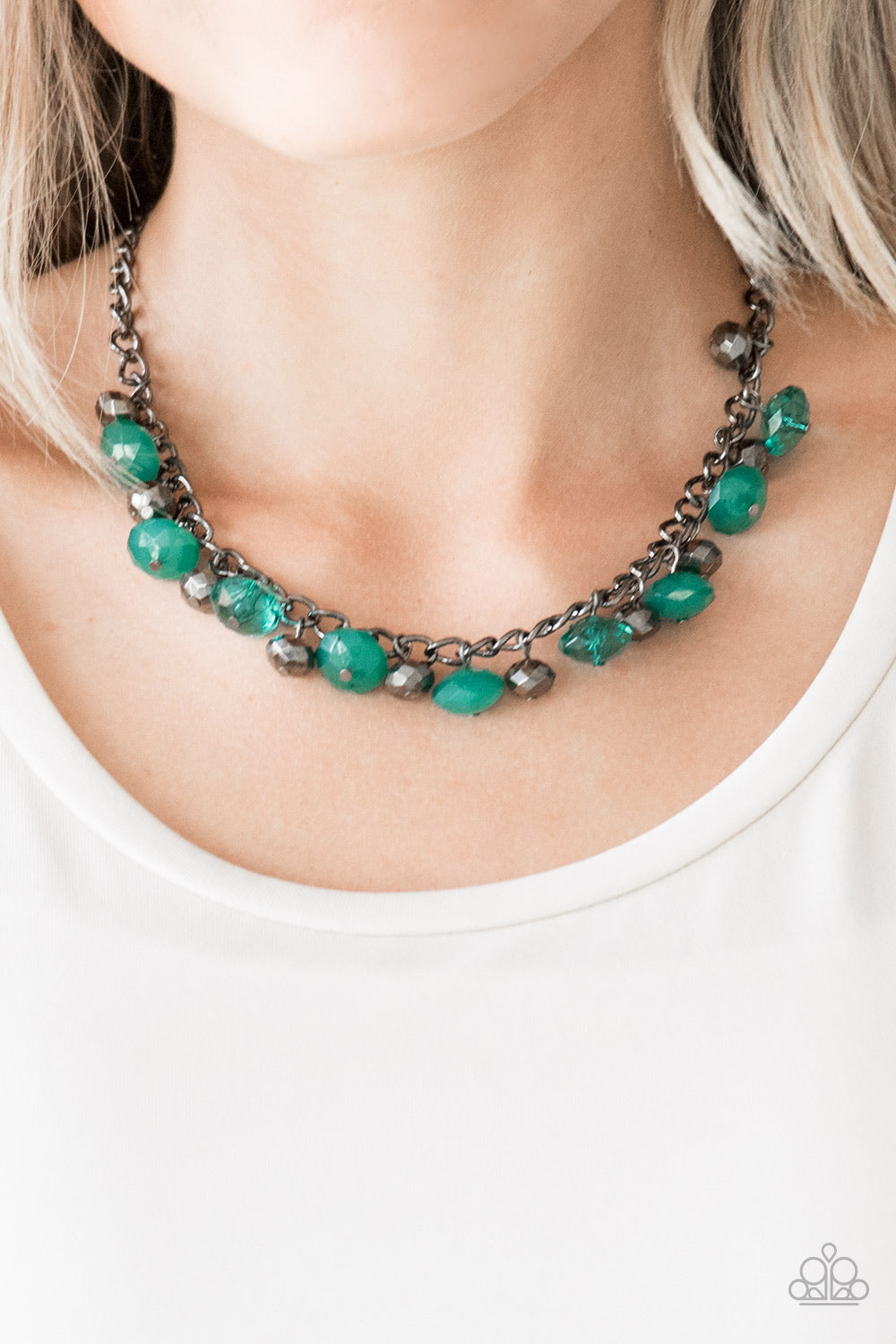 Paparazzi ♥ Runway Rebel - Green ♥  Necklace