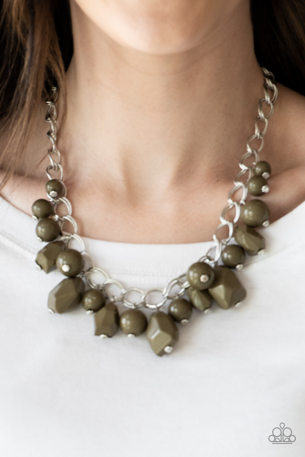 Paparazzi ♥ Gorgeously Globetrotter - Green ♥  Necklace