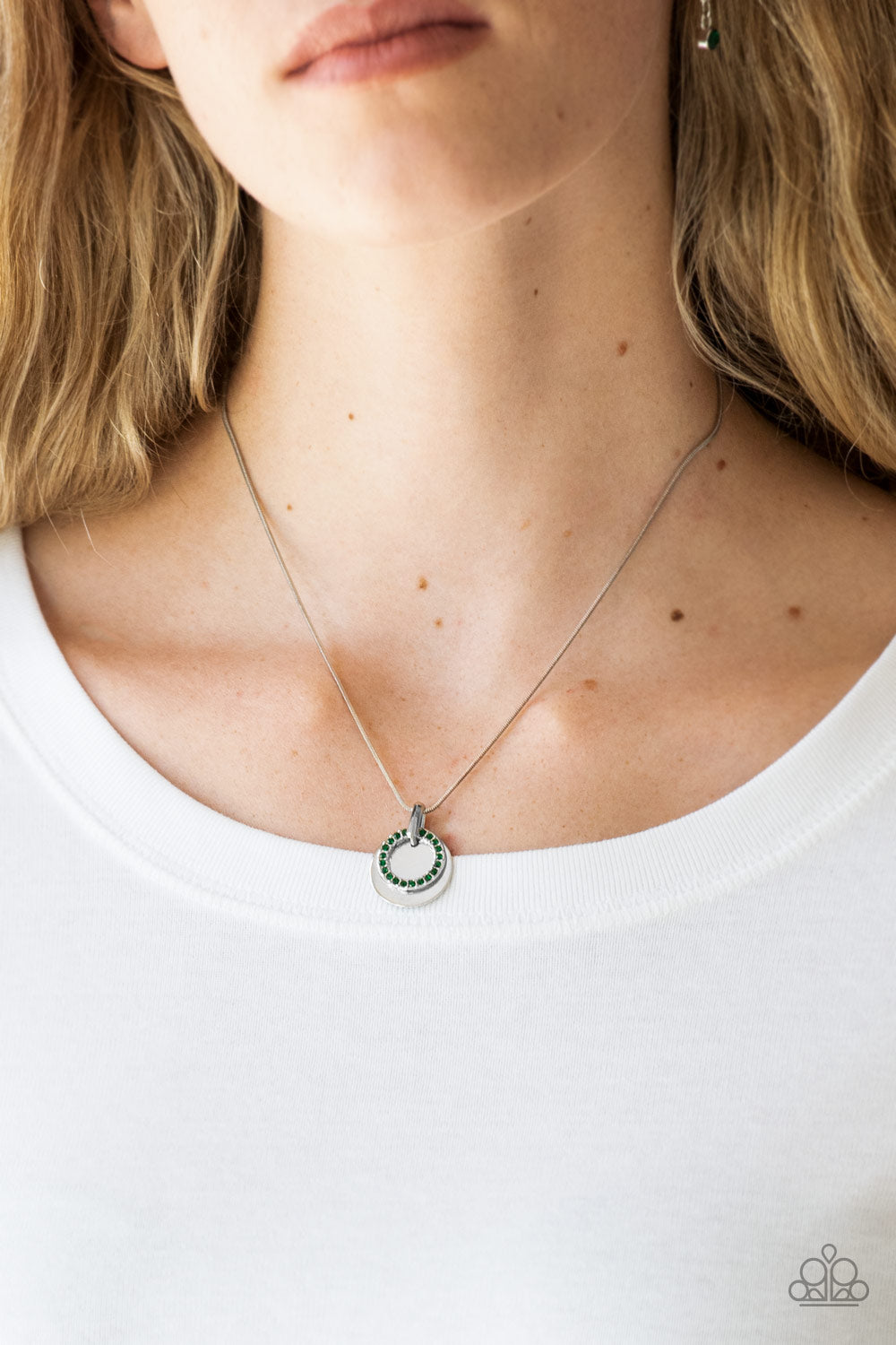 Paparazzi ♥ Front and CENTERED - Green ♥  Necklace