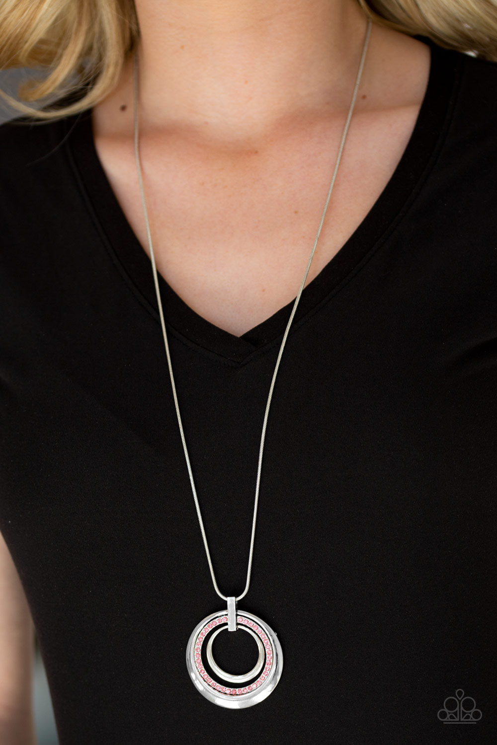 Paparazzi ♥ Gather Around Gorgeous - Pink ♥  Necklace