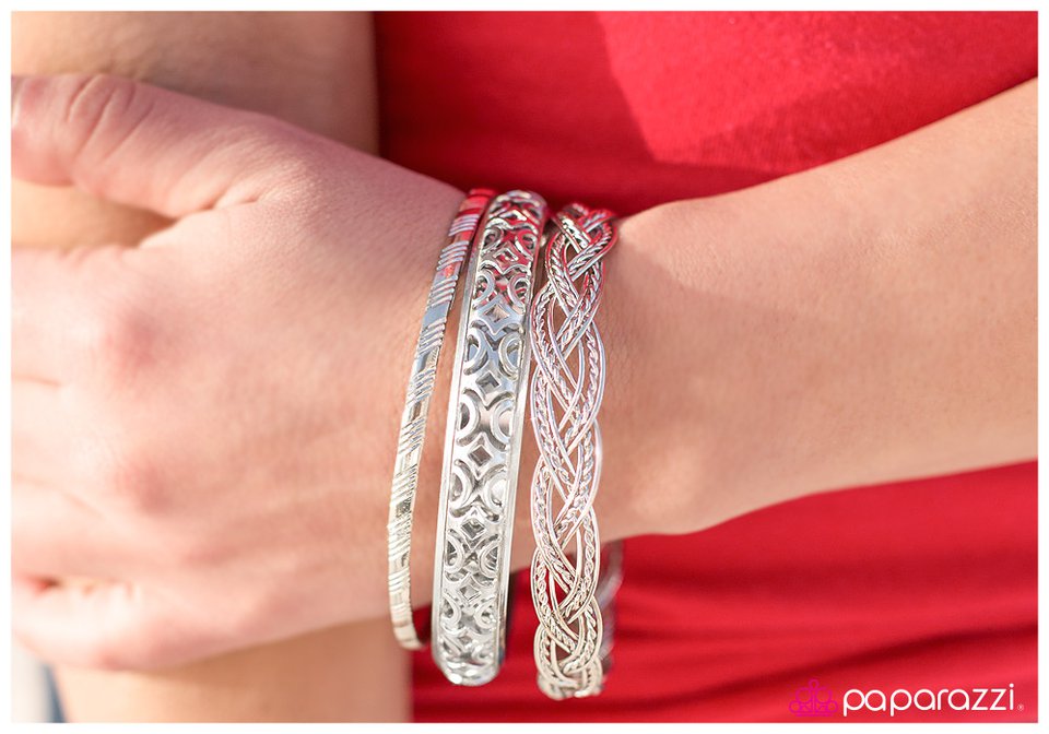 twist-my-arm-p9re-svxx-001xx