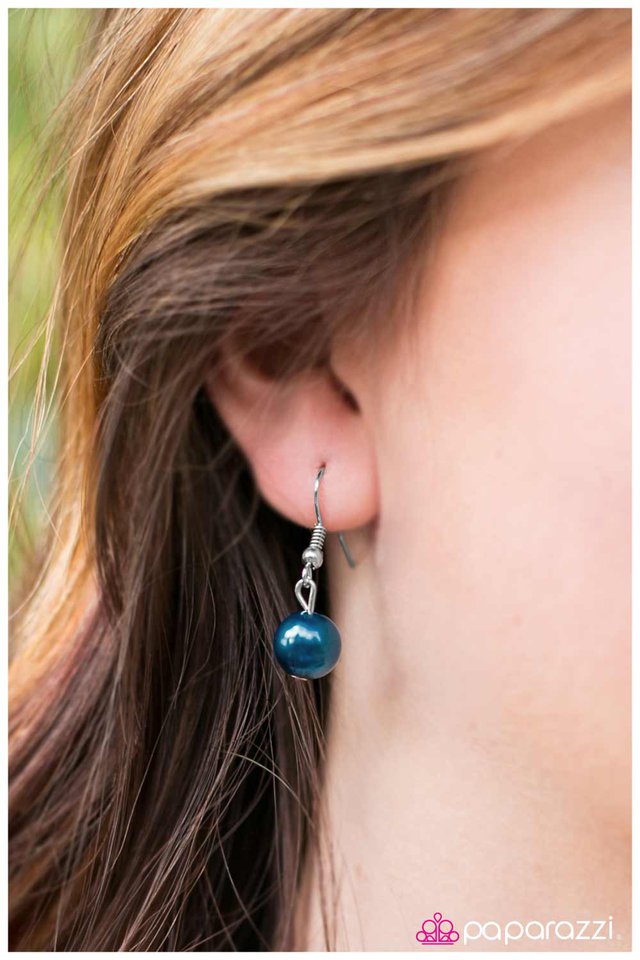 Paparazzi ♥ Pulling Out All the Stops - Blue ♥ Necklace