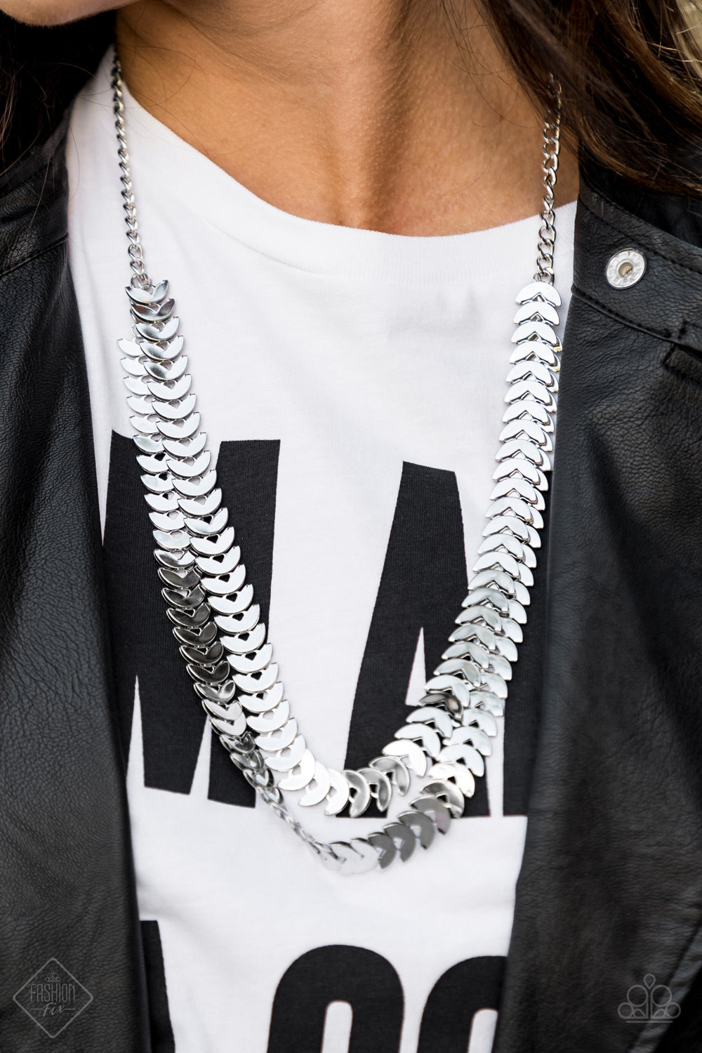 Paparazzi ♥ Industrial Illumination - Silver ♥  Necklace