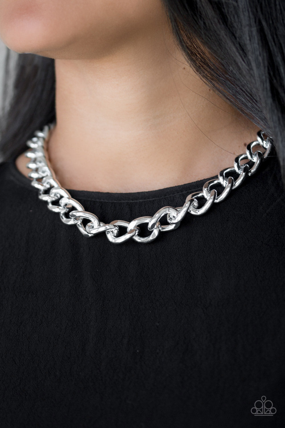 Paparazzi ♥ Heavyweight Champion - Silver ♥  Necklace