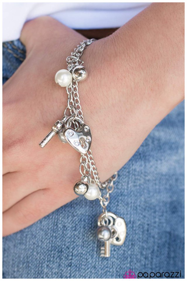 under-lock-and-key--multi-p9wh-mtxx-004xx