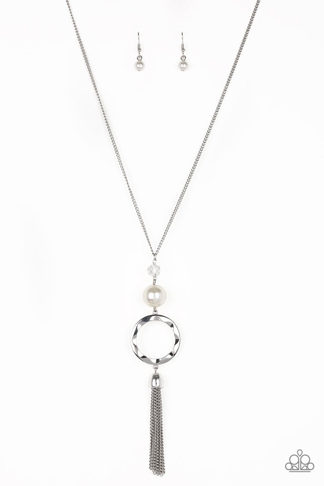 bold-balancing-act-white-p2re-wtxx-335xx