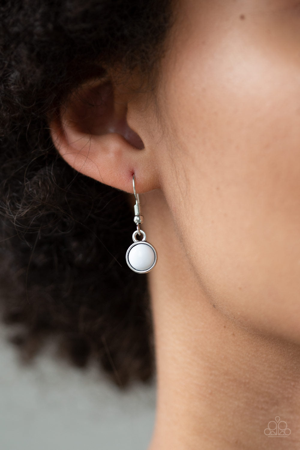 Paparazzi ♥ Tide Drifter - White ♥  Necklace