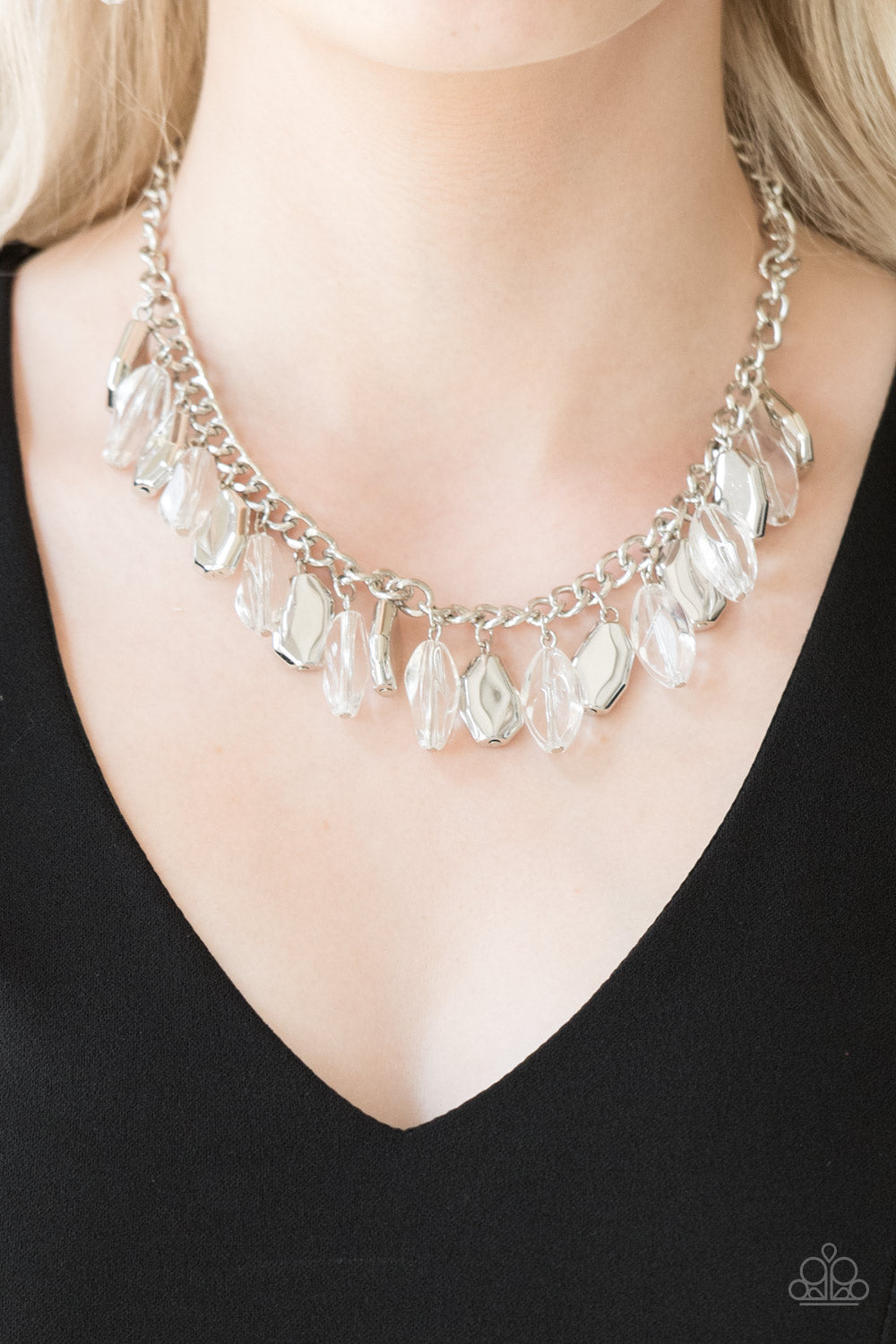 Paparazzi ♥ Fringe Fabulous - White ♥  Necklace