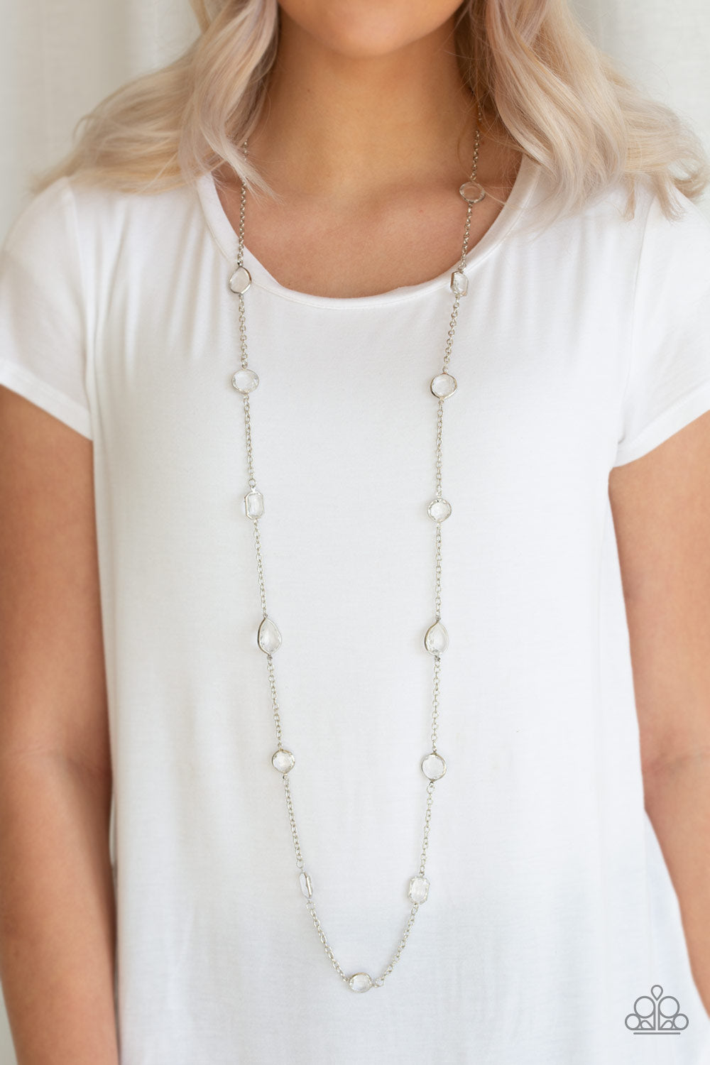 Paparazzi ♥ Glassy Glamorous - White ♥  Necklace