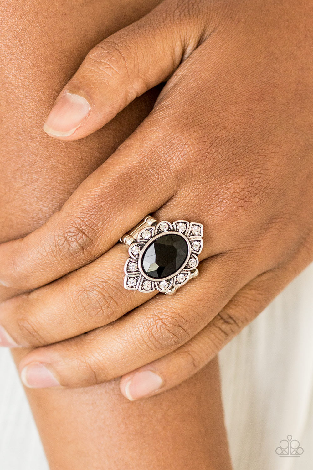 Paparazzi ♥ Power Behind The Throne - Black ♥  Ring