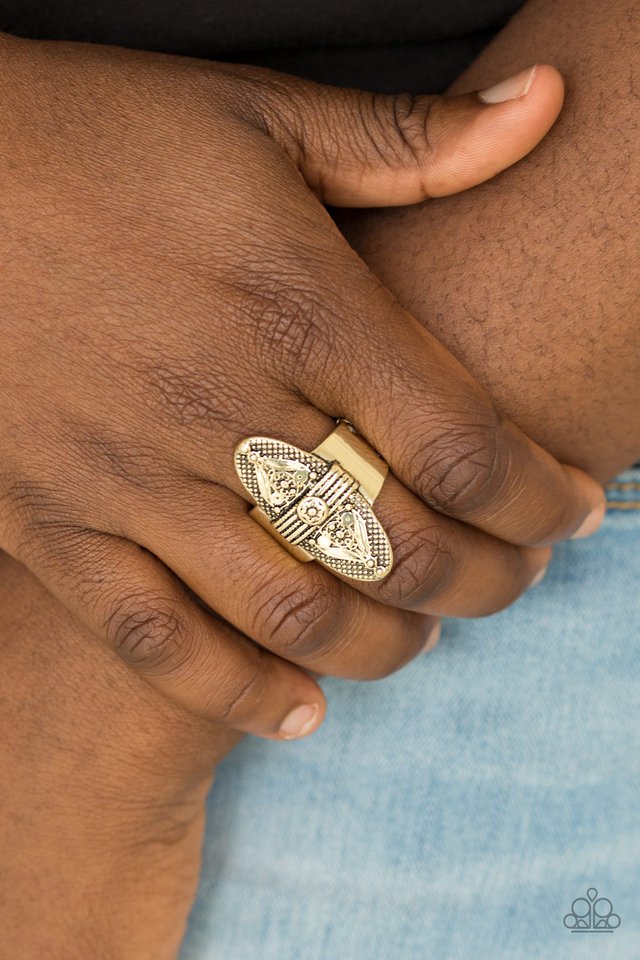 Paparazzi ♥ Tonga Tour - Brass ♥ Ring