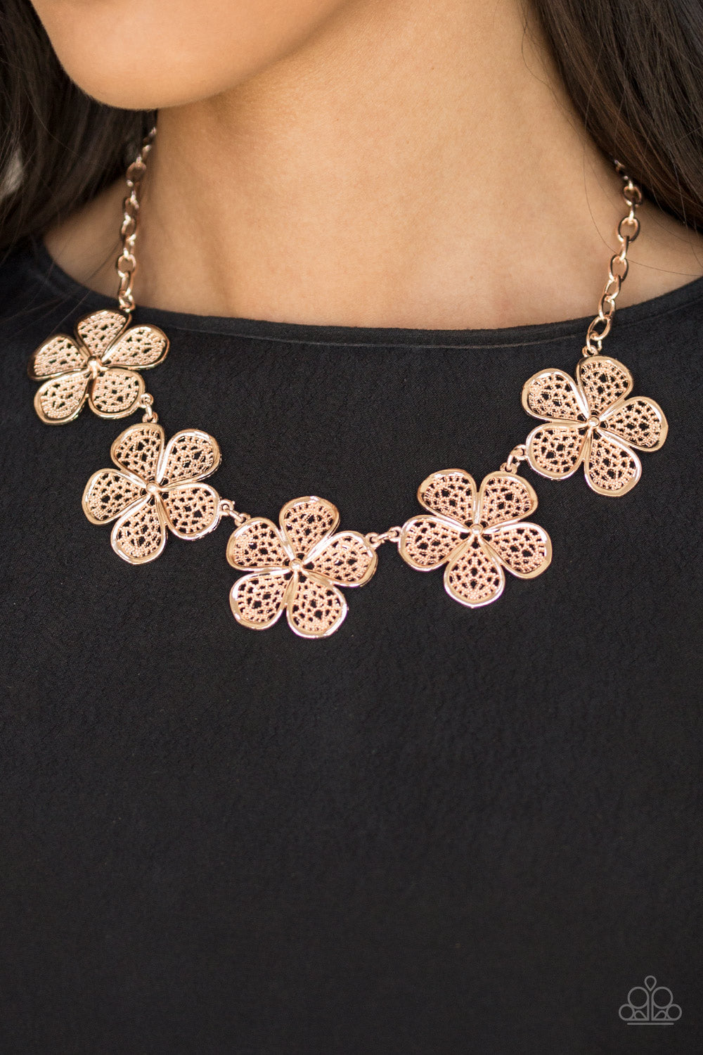 Paparazzi ♥ No Common Daisy - Rose Gold ♥  Necklace
