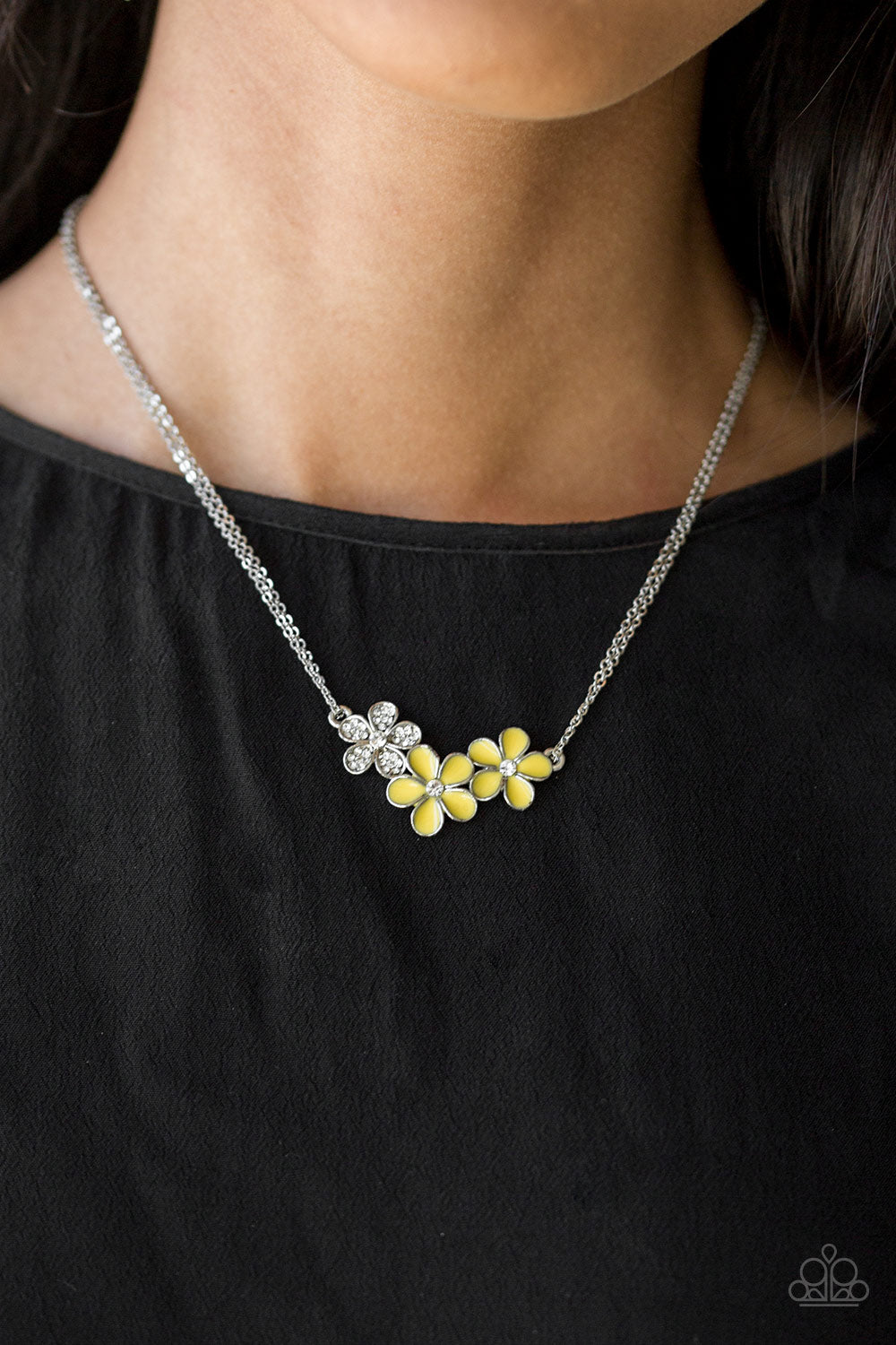 Paparazzi ♥ Hibiscus Haciendas - Yellow ♥  Necklace