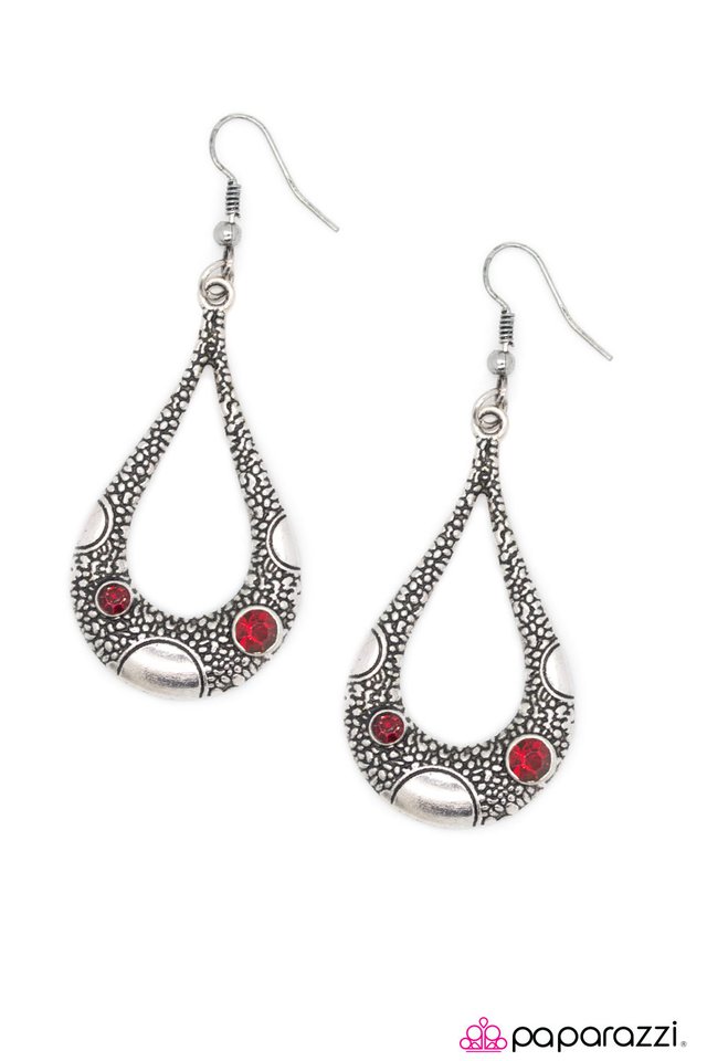 Paparazzi ♥ Crocodile Tears - Red ♥ Earrings