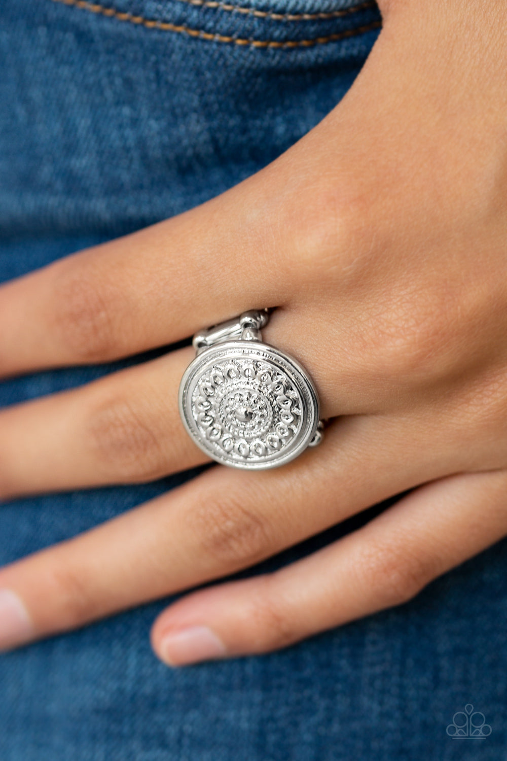 Paparazzi ♥ Seasonal Shine - Silver ♥  Ring