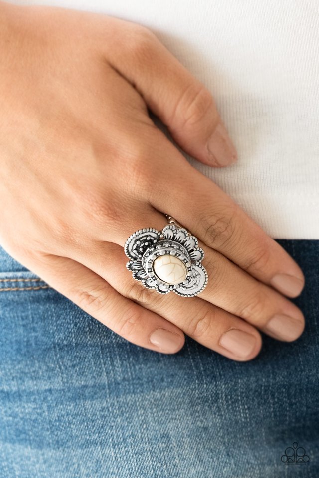 Paparazzi ♥ Basic Element - White ♥ Ring