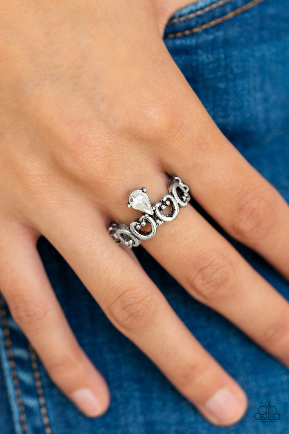 Paparazzi ♥ Twinkling Tiaras - White ♥  Ring