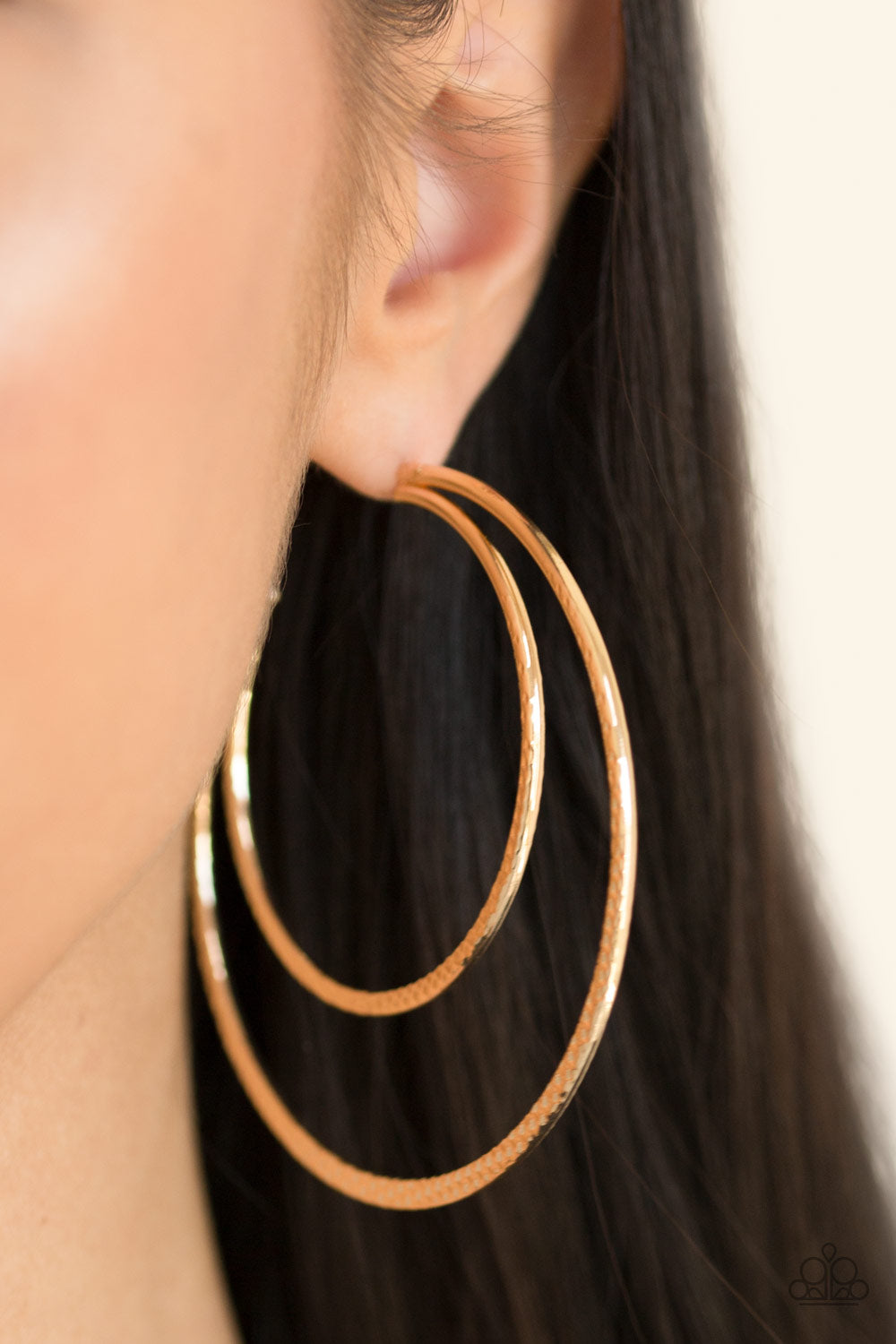 Paparazzi ♥ Drop It Like Its HAUTE - Gold ♥  Earrings