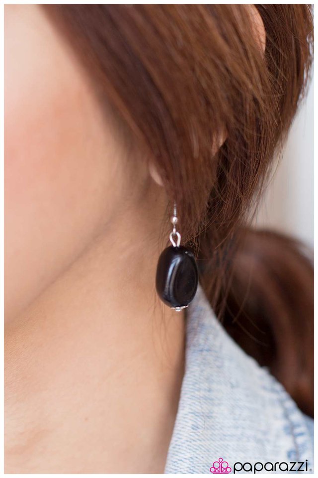 Paparazzi ♥ Let Me Elaborate - Black ♥ Necklace