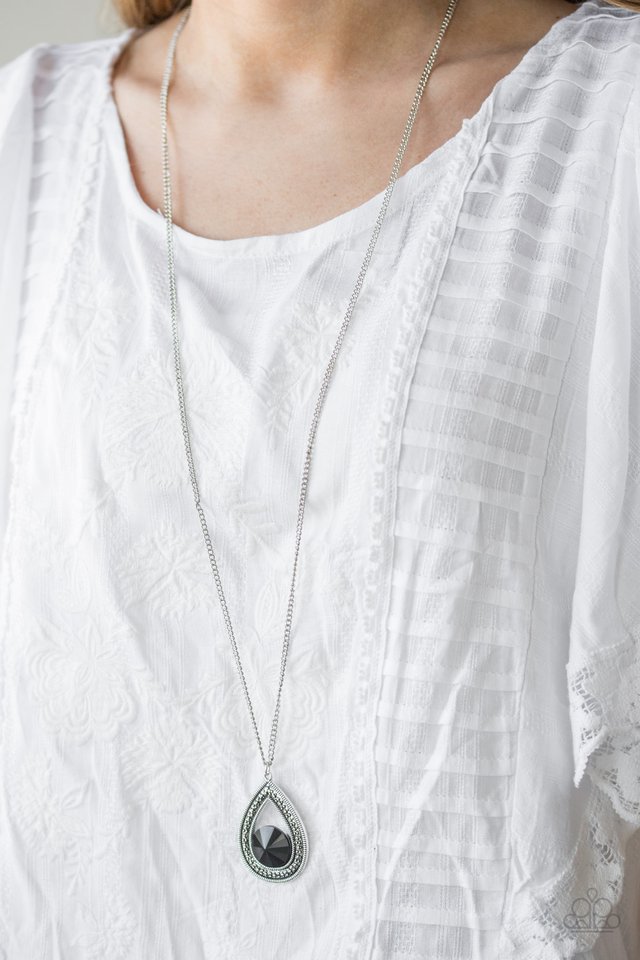 Paparazzi ♥ Castle Cabaret - Black ♥ Necklace