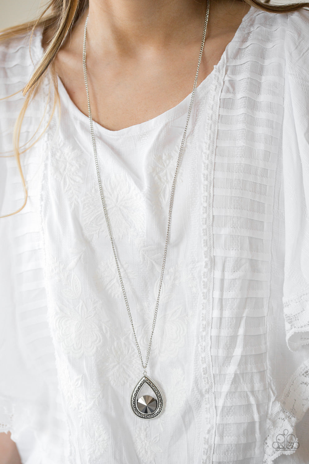 Paparazzi ♥ Castle Cabaret - Silver ♥  Necklace