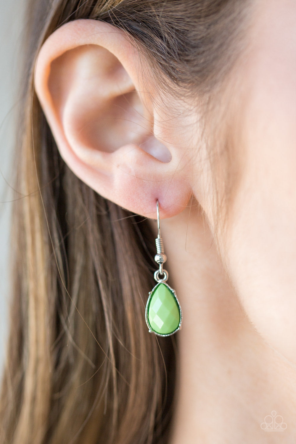 Paparazzi ♥ Maui Majesty - Green ♥  Necklace