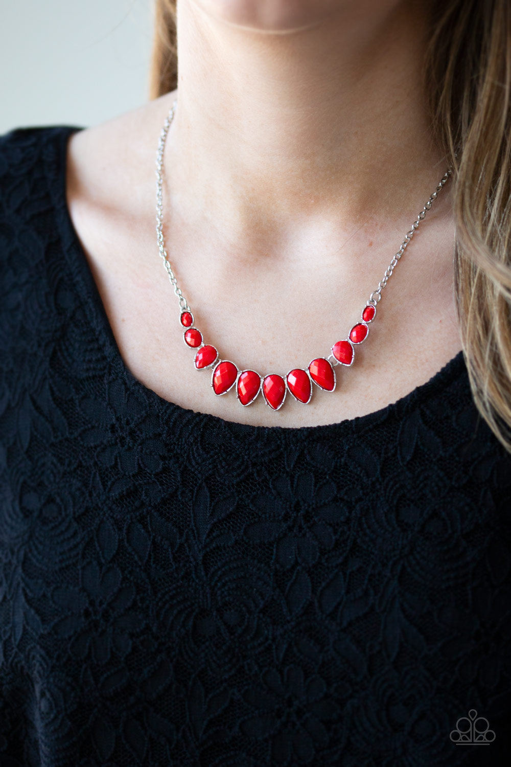 Paparazzi ♥ Maui Majesty - Red ♥  Necklace