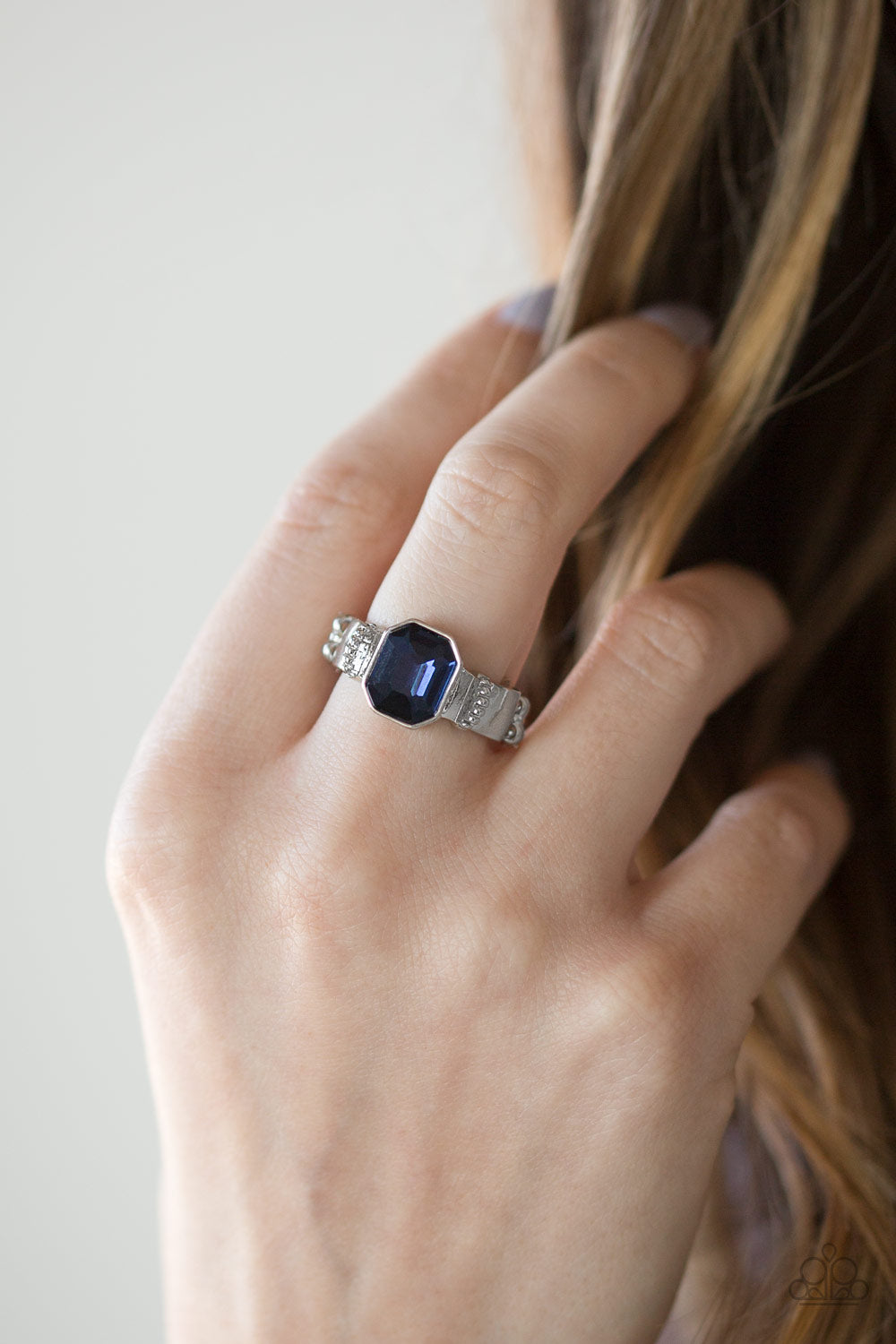 Paparazzi ♥ Regal Relic - Blue ♥  Ring