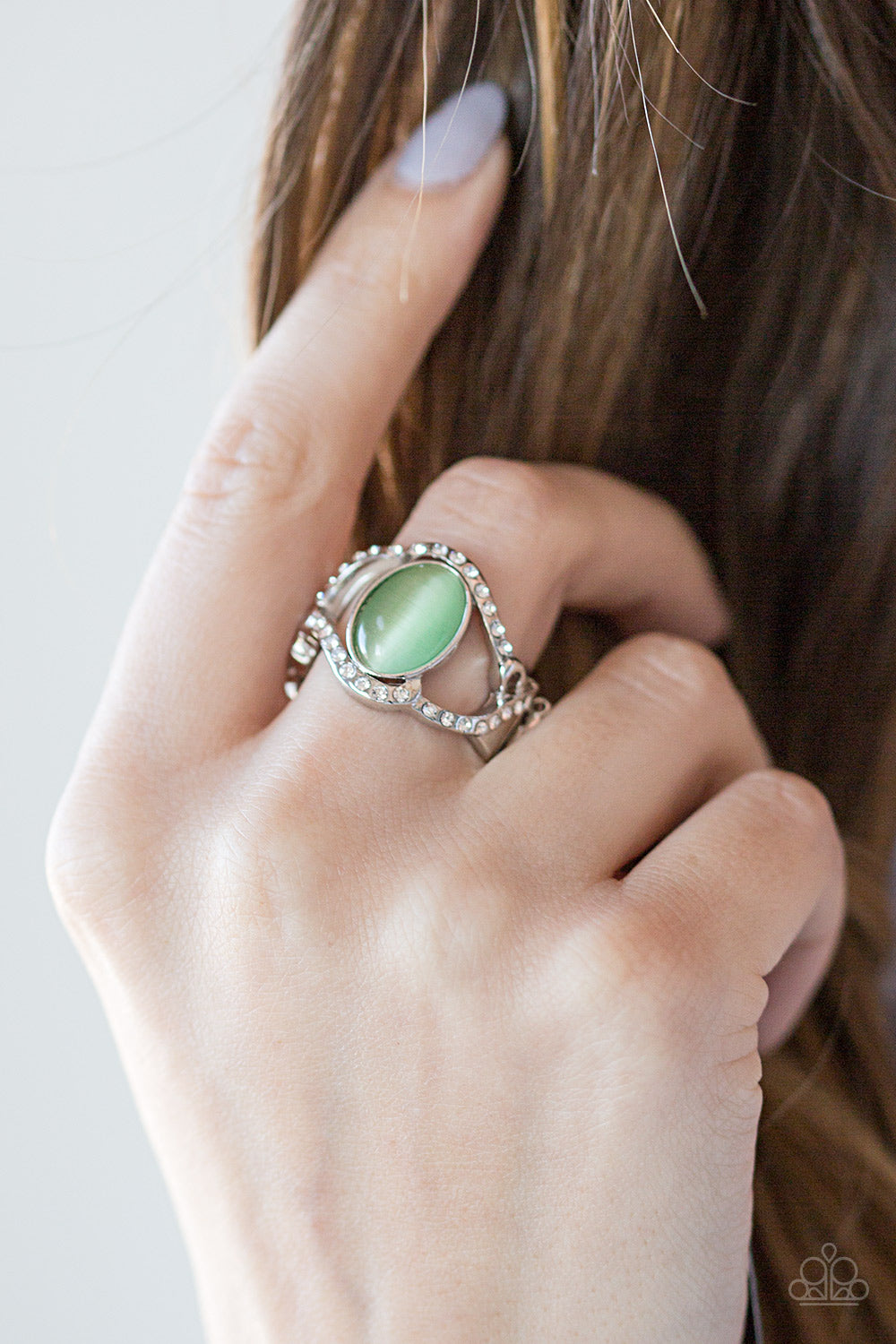 Paparazzi ♥ Moulin Moon - Green ♥  Ring