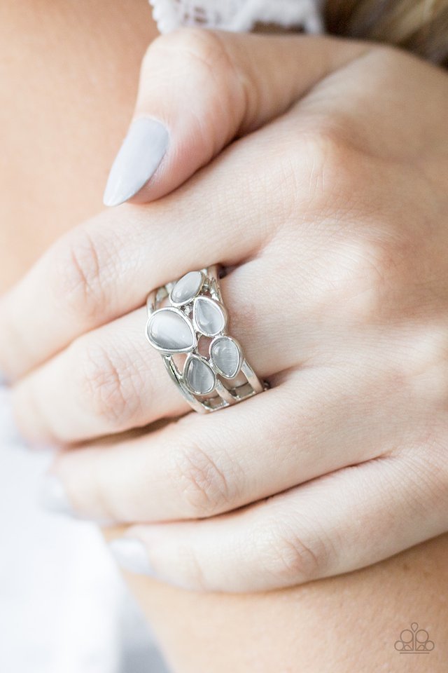 Paparazzi ♥ Dreamy Glow - Silver ♥ Ring