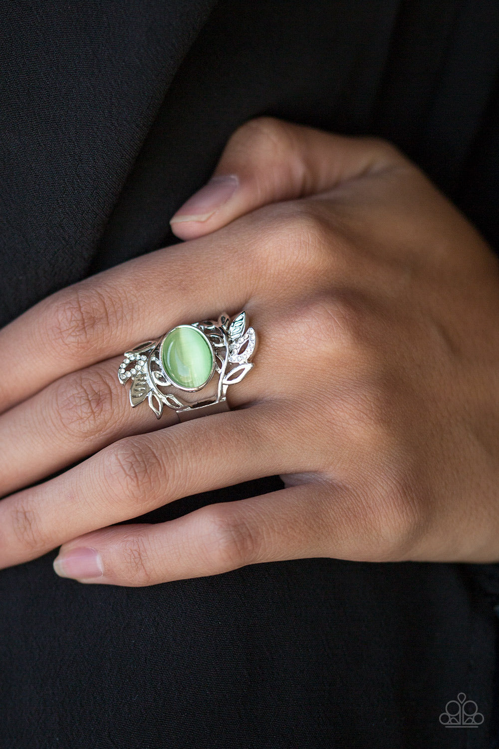 Paparazzi ♥ Garden Dew - Green ♥  Ring