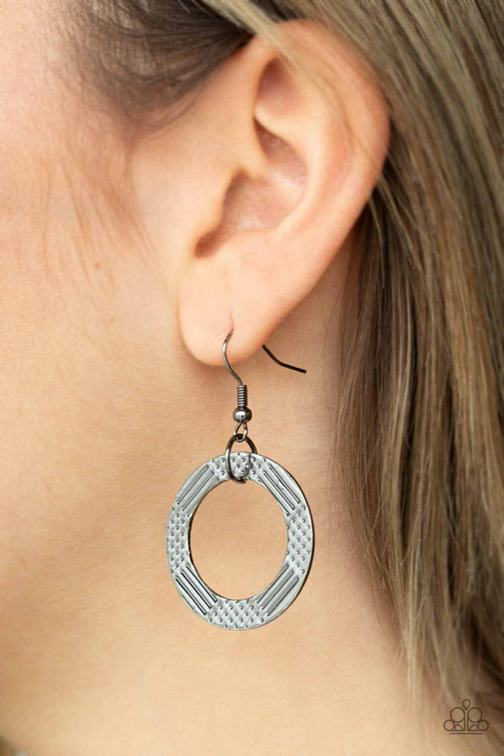 Paparazzi ♥ The Main Contender - Black ♥  Necklace