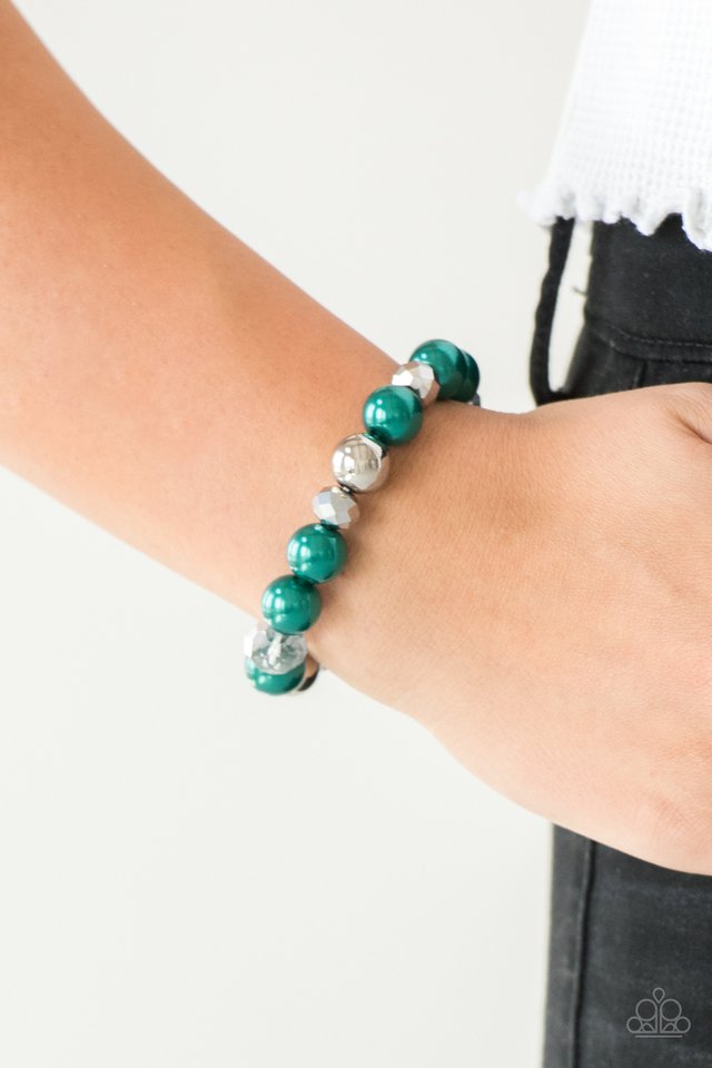 Paparazzi ♥ Very VIP - Green ♥ Bracelet