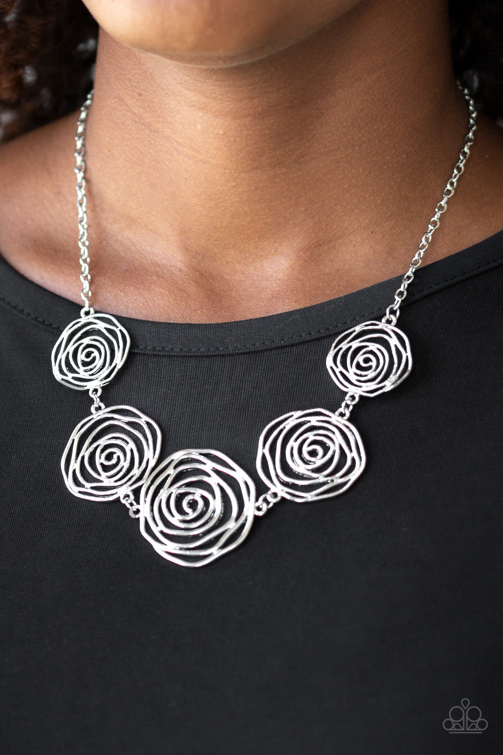 Paparazzi ♥ Rosy Rosette - Silver ♥  Necklace