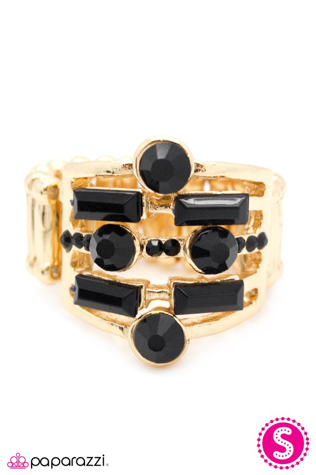 Paparazzi ♥ Power Hungry - Gold ♥ Ring